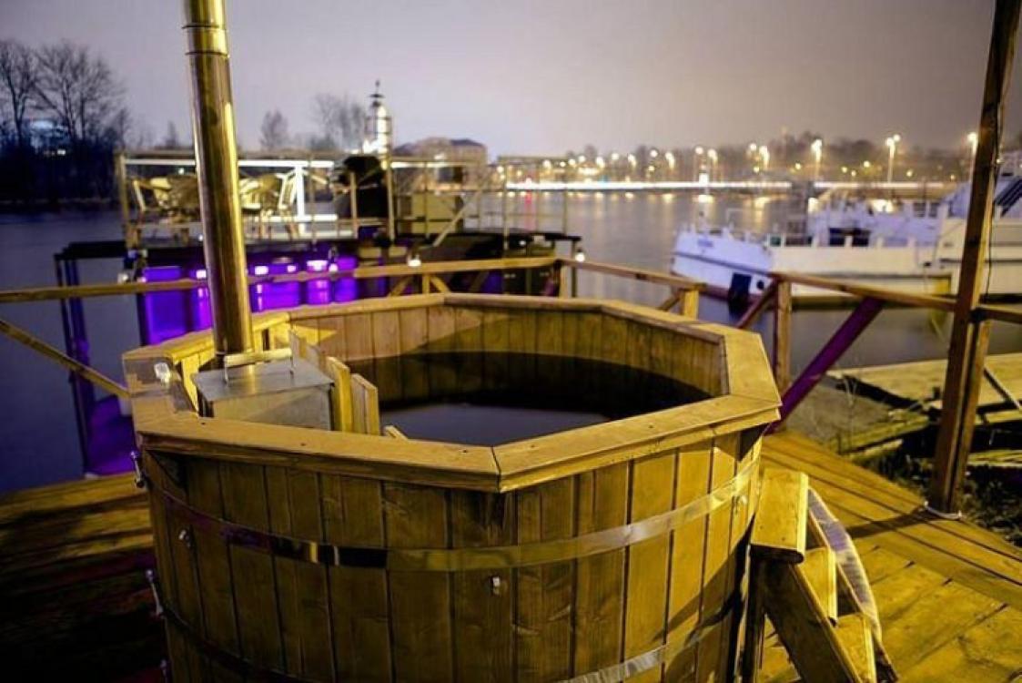 Floating Sauna and hot tub - 1