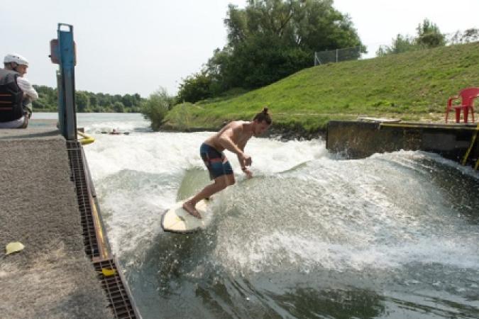 River Surfing 