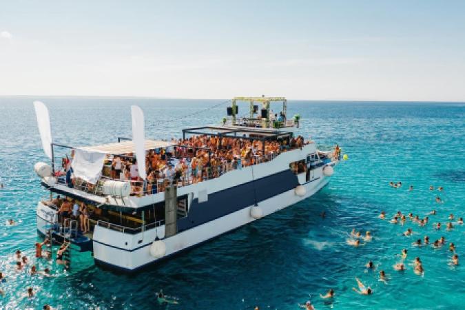 Ultimate Boat Party Afternoon - 1