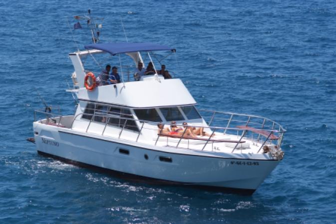 Private Yacht Hire - Max 22 - 1