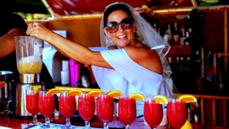 Cocktails & Buns Villa Day - 1