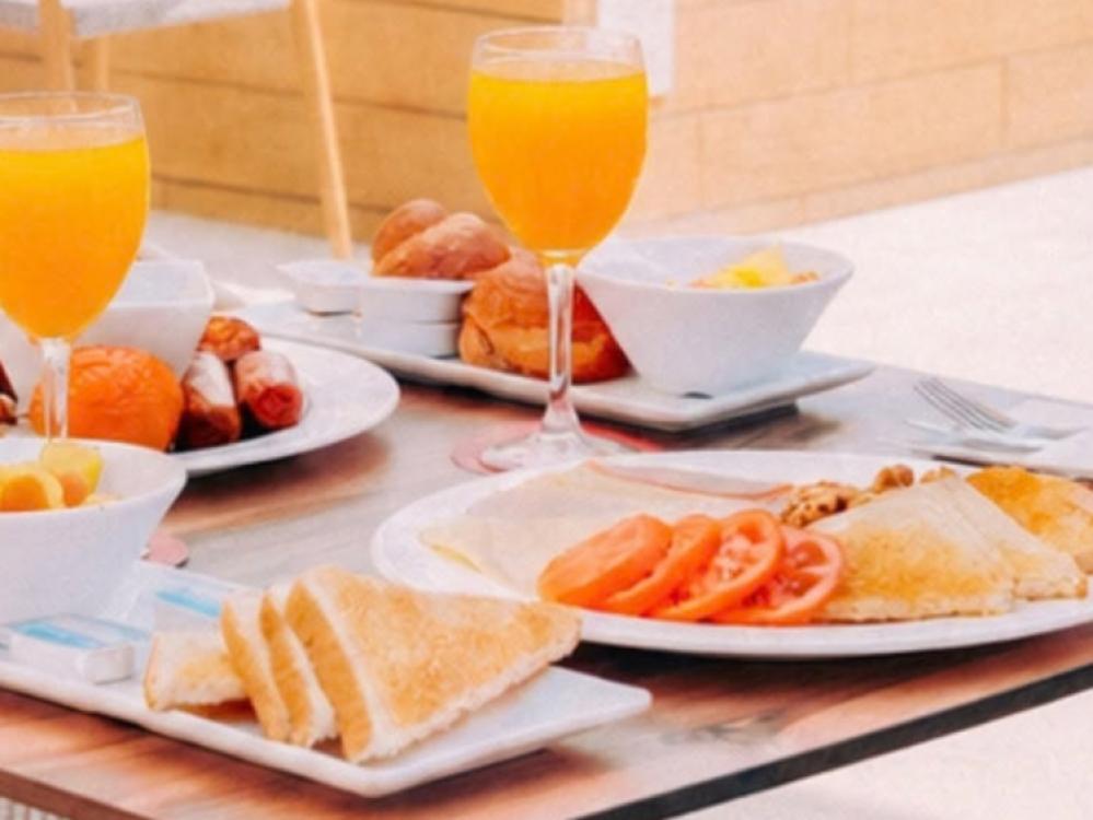 Bubbles & Breakfast - 1