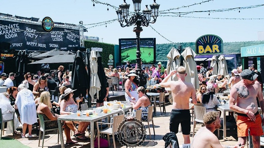 partying in albufeira