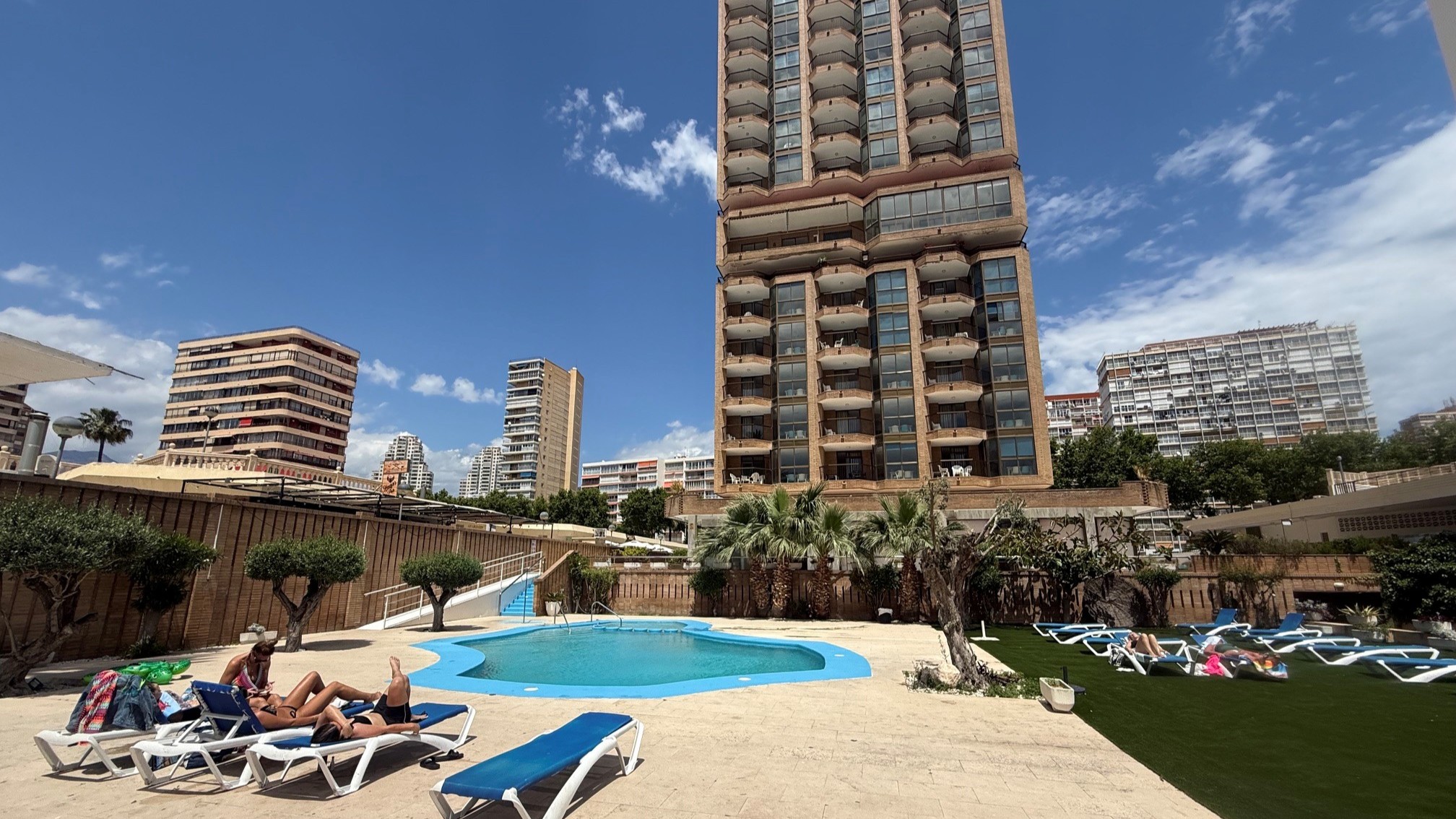 Infinity Weekends group friendly apartment block in Benidorm