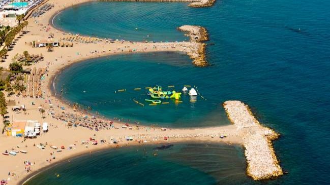 giant sea inflatable wipe out